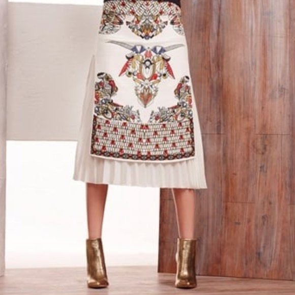 NEW* BCBGMAXAZRIA Runway Cara Bootie Gold Metallic Color Size 6.5 $375 - Picture 4 of 7